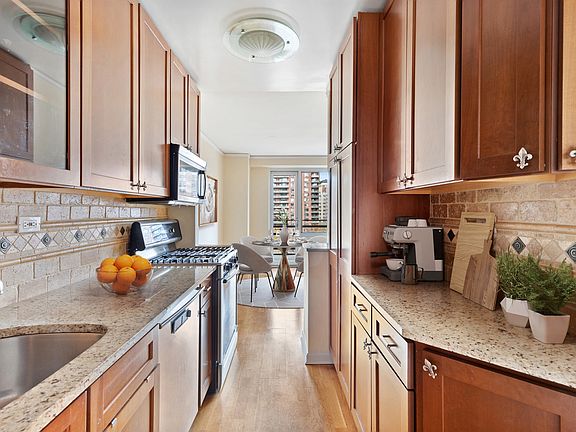 4th image of 400 Central Park W APT 11B