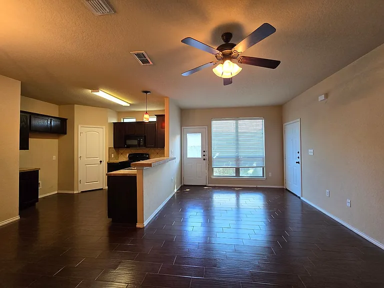 203 Anne Louise Dr — Photo 5