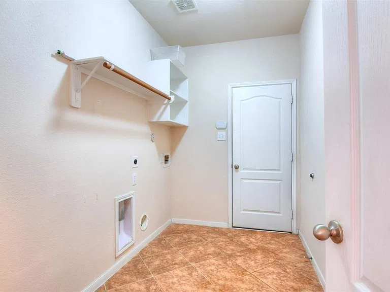 4711 Bellows View Dr — Photo 23