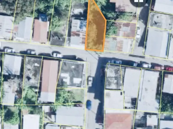 Calle Varsovia #44, Coamo, PR 00769