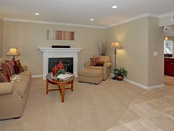 3rd image of 113 Houlton Ct