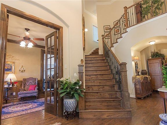 2nd image of 2312 Castle Creek Dr