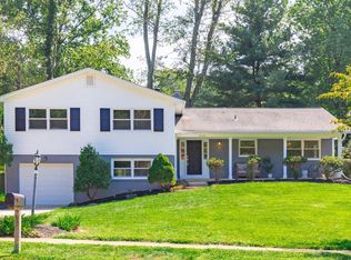 9458 Shouse Dr, Vienna, VA 22182