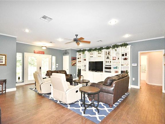 5th image of 514 Hidden Oaks Ln