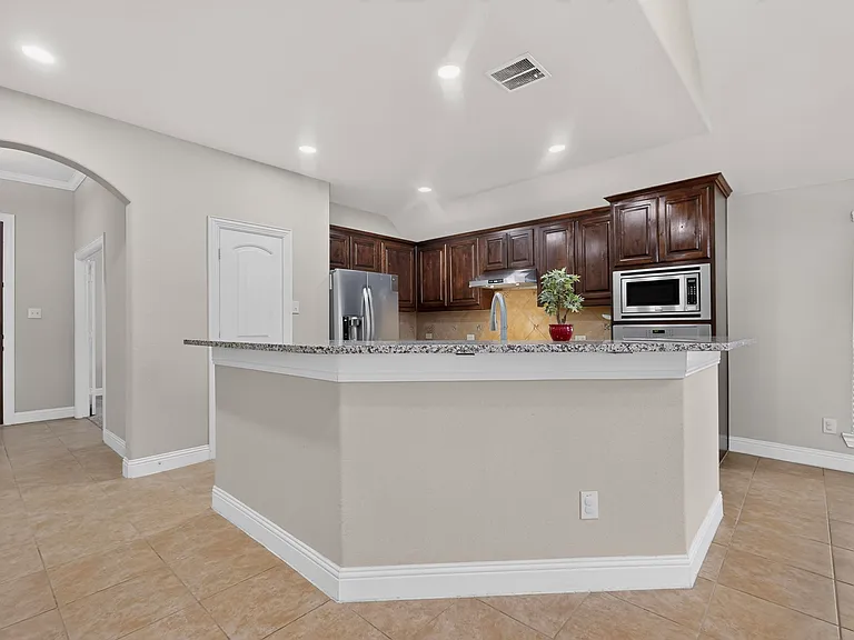 10529 Jackson Hole Ln — Photo 9