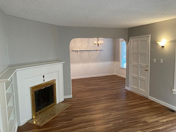 Livingroom to Diningroom