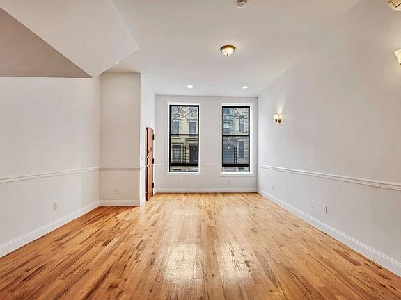 2nd image of 107 W 118th St #2