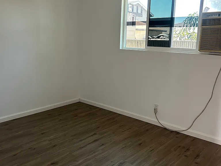 704 Leonard Ave #A — Photo 5