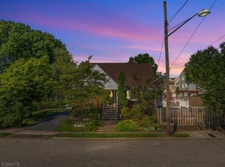 6 Grant St, Elmwood Park, NJ 07407