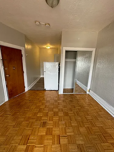 40 Anderson St Photo 1