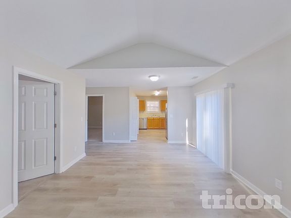 4th image of 562 Chisolm Way