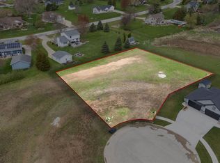 3012 Prairielight Ct, Hiawatha, IA 52233