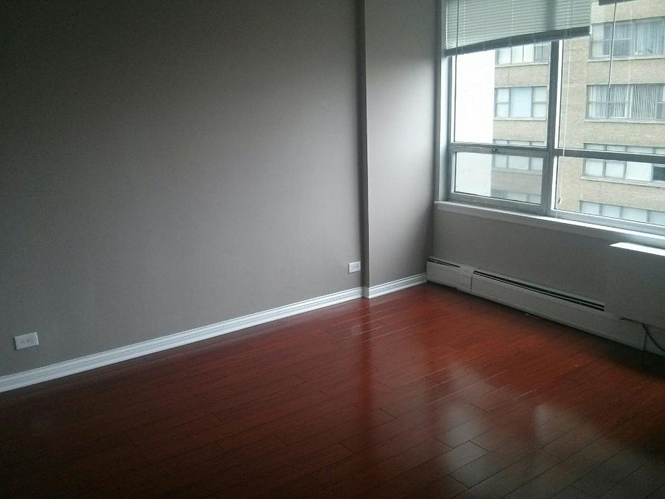 2nd image of 6171 N Sheridan Rd APT 602
