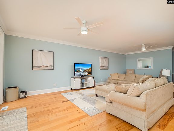 3rd image of 150 Janes Ln