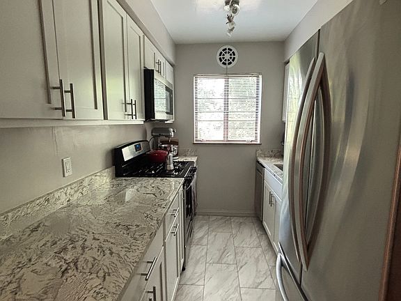 3rd image of 6807 Wooster Pike APT 3