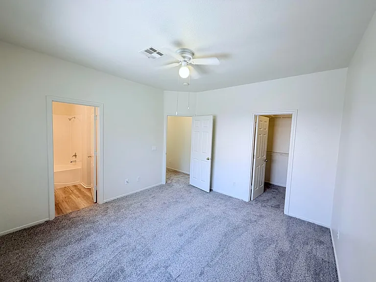 10404 Sloping Hill Ave — Photo 9