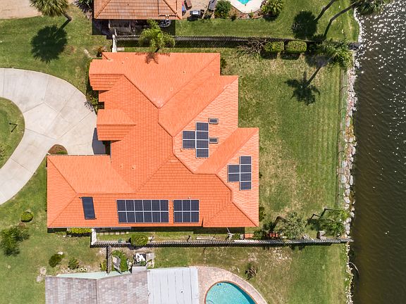 2 Solar Arrays
