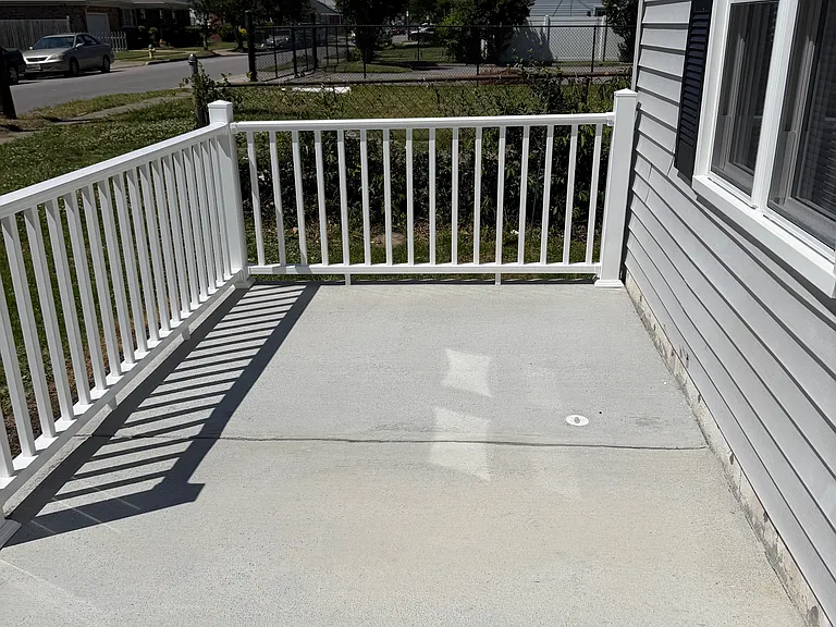 1022 Kenton Ave — Photo 2