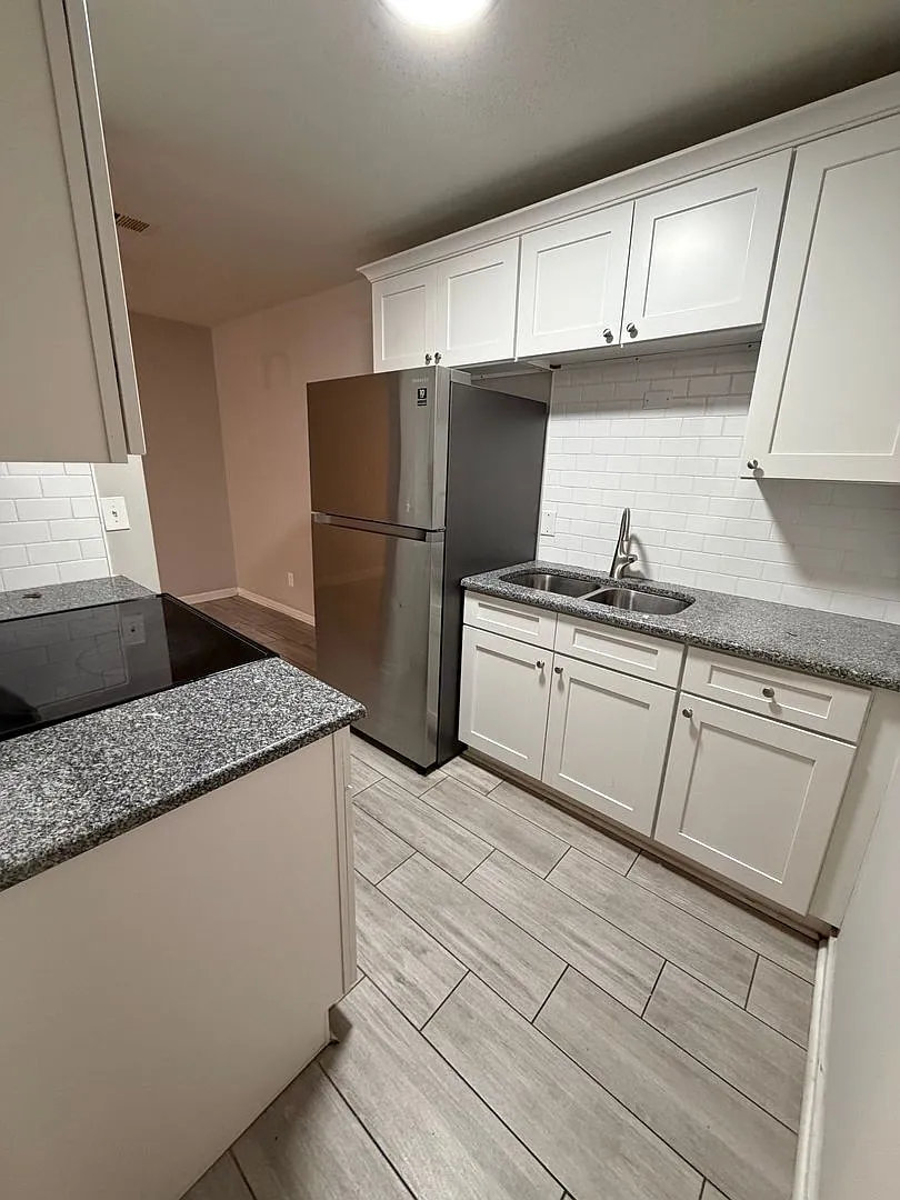 Move-in Special! 1/2 Off First Month! Newly Renovated Unit | 2 BR/1BA | Chandler Estates in Rock ... — Photo 3