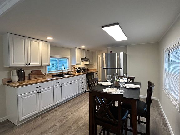 4th image of 229 Miller St #D6