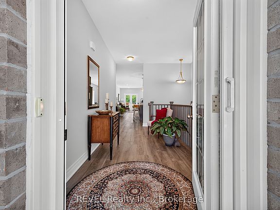 5th image of 394 Hummel Cres