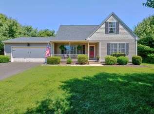 17 Harvest Ln, East Granby, CT 06026