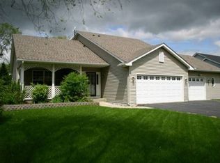 4153 Dakota Dr, Rosemount, MN 55068
