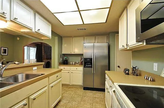 11421 Pyreneese Dr — Photo 12