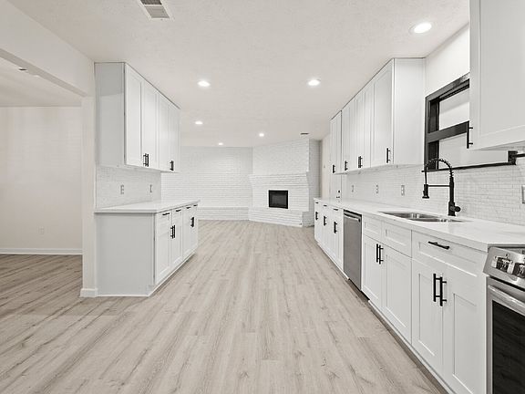 4th image of 1302 Avenue I