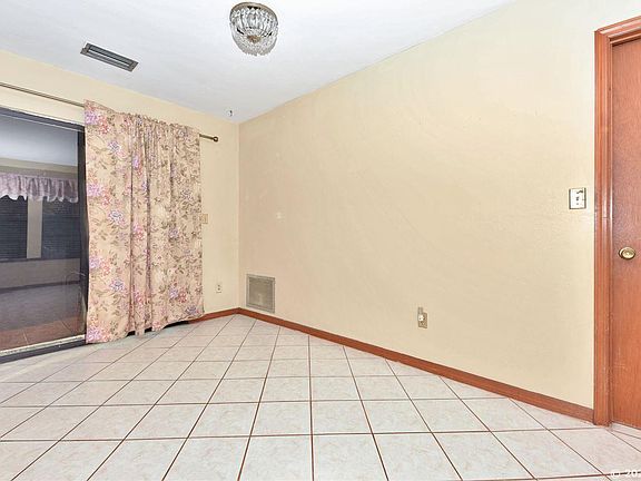 4th image of 3019 SE 29th Ln