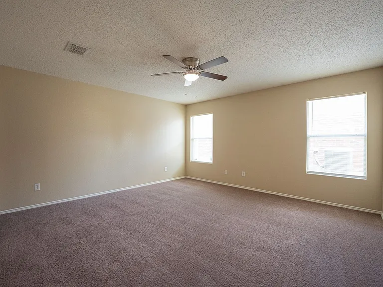 1420 Bumble Bee Dr — Photo 10