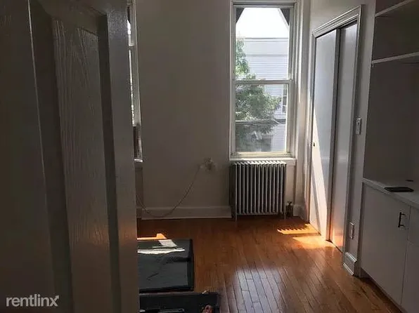 6027 67th Ave, Ridgewood, NY 11385