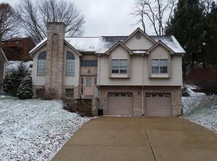 136 Cassia Dr, Clairton, PA 15025
