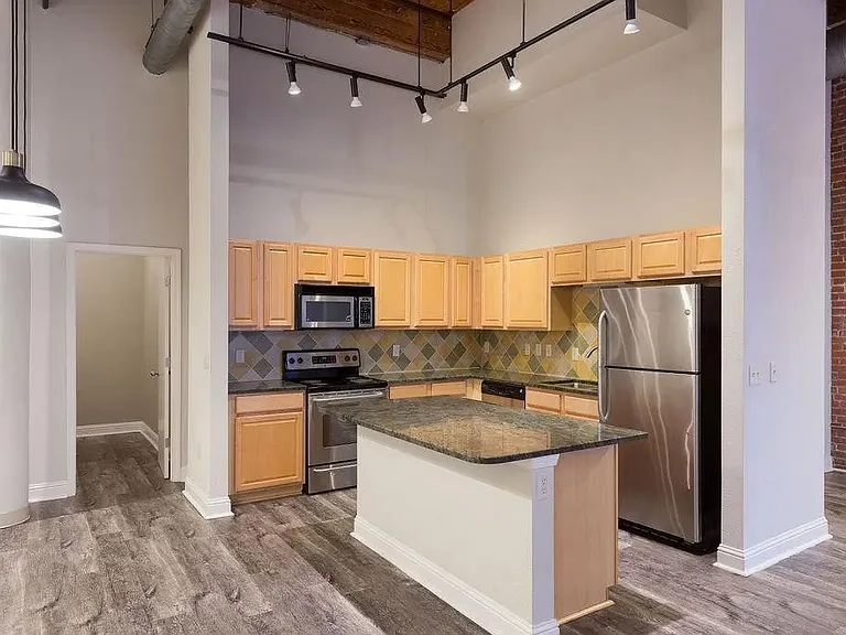 609 Central St #1102 — Photo 4