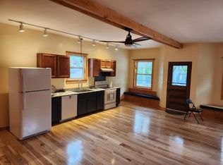 25 Amherst Rd, Pelham, MA 01002