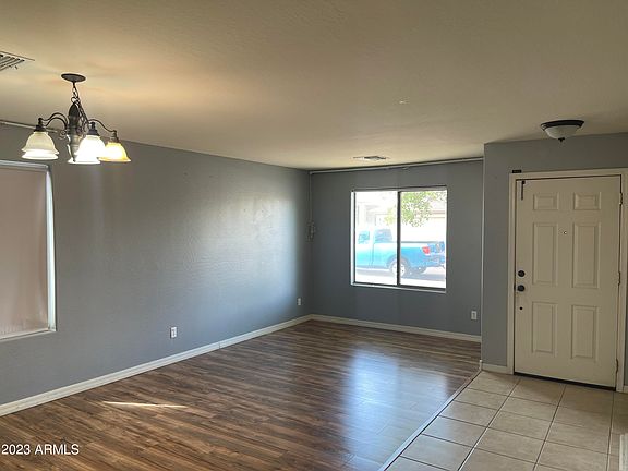 5th image of 2215 W VINEYARD PLAINS Drive