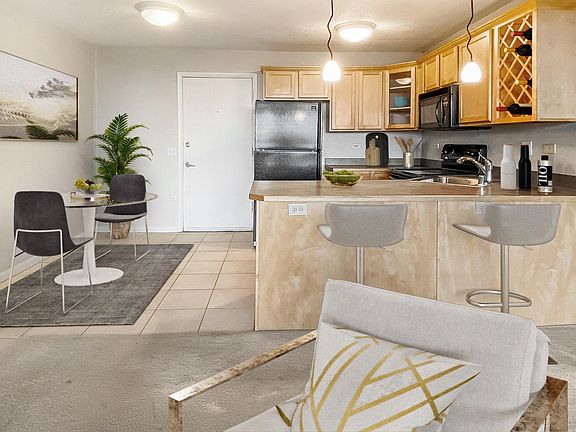 4th image of 909 Logan St APT 9J