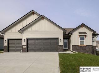 10856 Freeboard Dr, Papillion, NE 68046