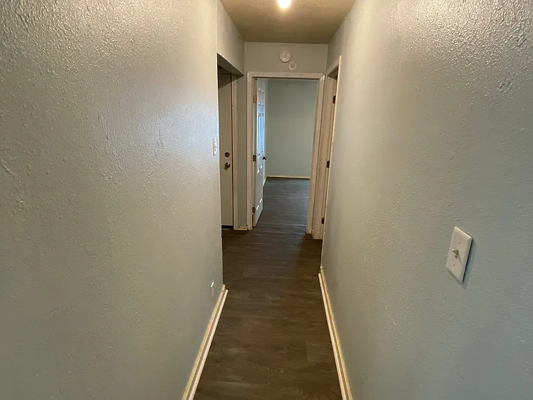 216 W Avenue C — Photo 8