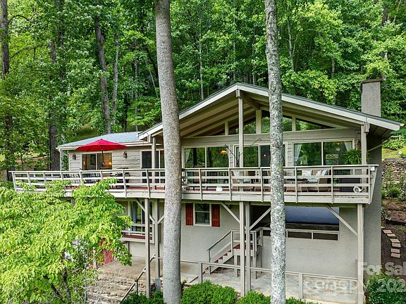 3rd image of 386 Country Club Dr