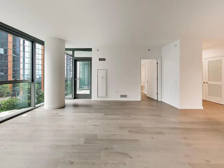 211 N Harbor Dr #403 — Photo 5