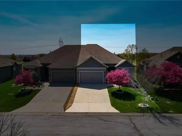 19703 W 100th Ter, Lenexa, KS 66220