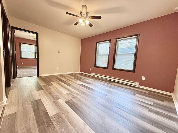 3rd image of 989 Main St #2