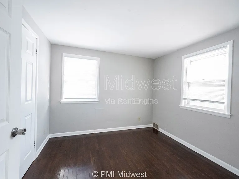 1857 W 60th St — Photo 15