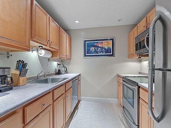 5th image of 200 Market St #3303