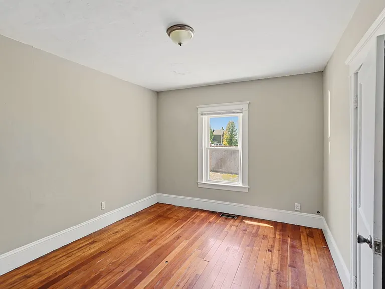 54-56 Hamlet Ave — Photo 5
