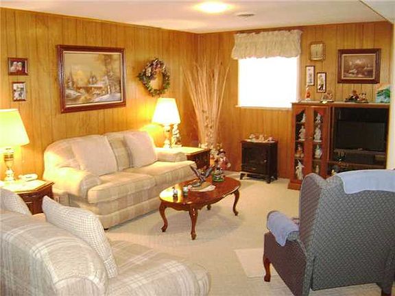 2nd image of 4452 Clarewood Dr