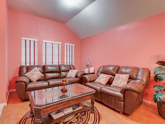 4th image of 1619 Skyview Dr