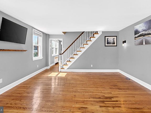 4th image of 712 Clarendon Rd