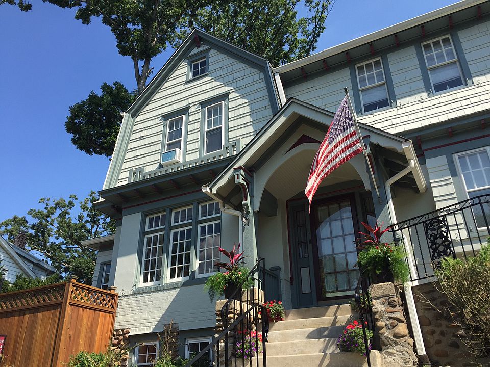 2nd image of 816 Parkside Ave